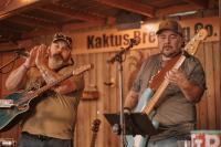 Stoney clapping, Mark playing
